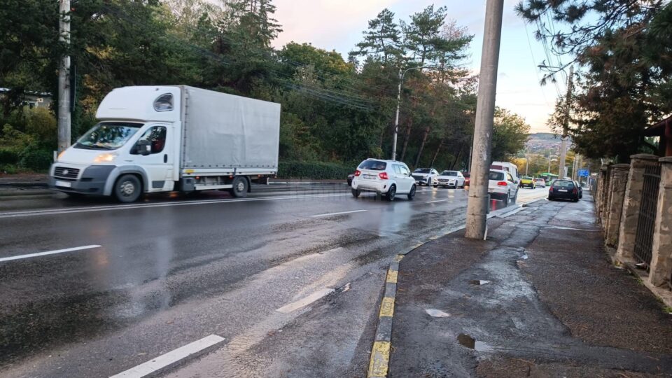 Aderență slabă a asfaltului în zona Grup Școlar, conform unui raport tehnic „ascuns” – acuzații grave aduse de Cușnir fostei administrații Aderență slabă a asfaltului în zona Grup Școlar, conform unui raport tehnic „ascuns” – acuzații grave aduse de Cușnir fostei administrații