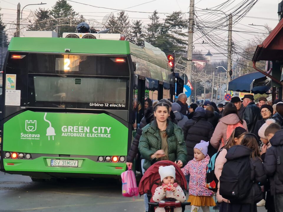 Peste 27.500 de suceveni, dintre care aproape 12.000 de pensionari, au beneficiat în octombrie de transport gratuit cu autobuzele TPL în municipiul Suceava Peste 27.500 de suceveni, dintre care aproape 12.000 de pensionari, au beneficiat în octombrie de transport gratuit cu autobuzele TPL în municipiul Suceava