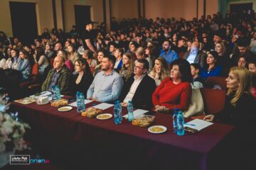 Balul Bobocilor de la Liceul „Vasile Deac” Vatra Dornei. Miss și Mister Boboc sunt Veronica Țiganetea și Olimpiu Ieremiță
