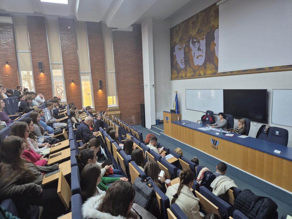 Specialiștii în fiscalitate din cadrul Finanțelor sucevene au prezentat serviciile ANAF în rândul studenților Universității ”Ștefan cel Mare” Specialiștii în fiscalitate din cadrul Finanțelor sucevene au prezentat serviciile ANAF în rândul studenților Universității ”Ștefan cel Mare”