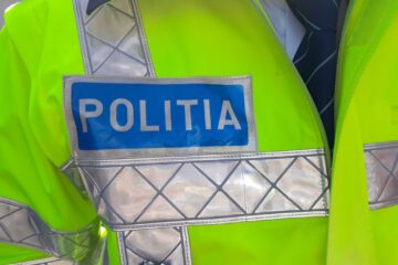 Patru botoșănence care încercau să vândă parfumuri la Gura Humorului, lăsate de polițiști fără toată marfa