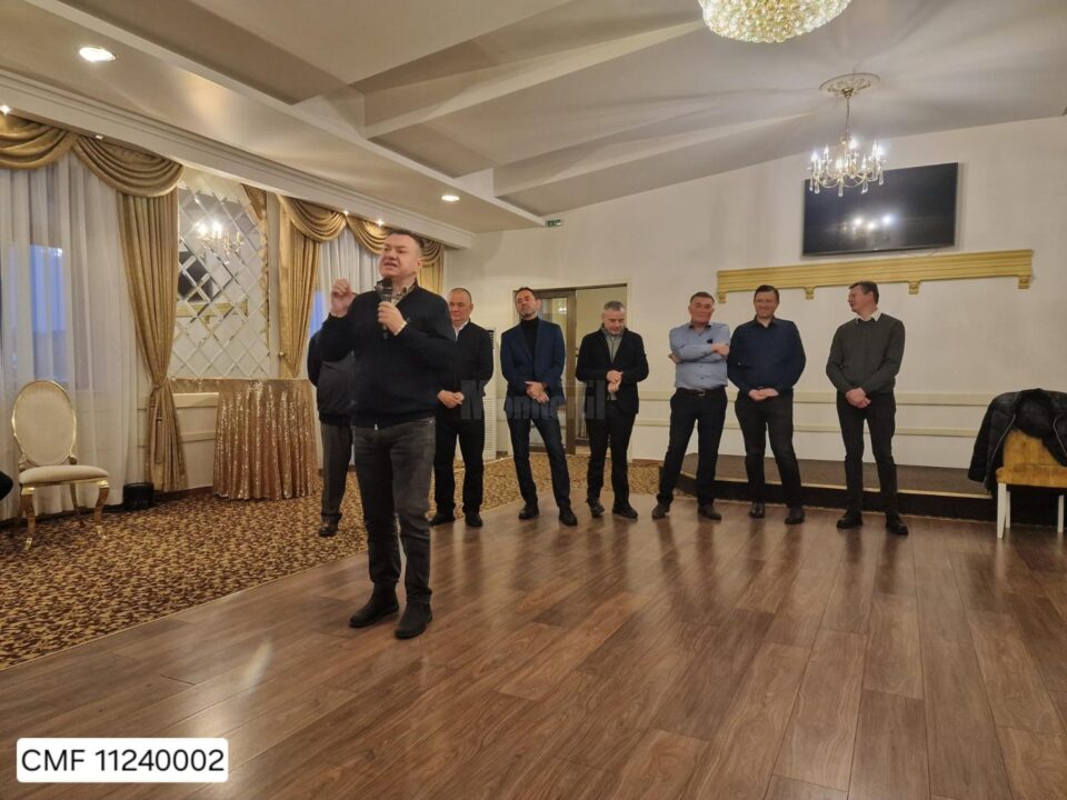 Gheorghe Flutur, Ioan Balan și Bogdan Gheorghiu au participat la o întâlnire cu peste 300 de persoane pentru susținerea lui Nicolae Ciucă
