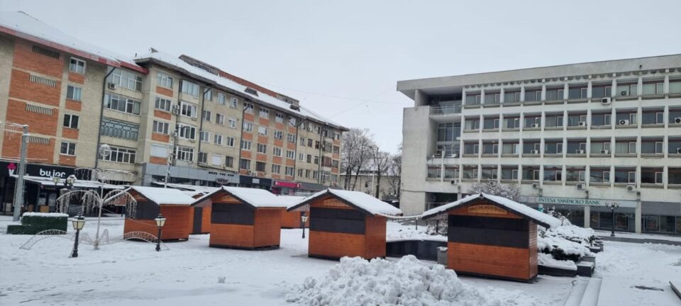 Amplasamentul căsuțelor de la Târgul de Crăciun din centrul Sucevei se va trage la sorți și comercianții vor plăti taxă la primărie Amplasamentul căsuțelor de la Târgul de Crăciun din centrul Sucevei se va trage la sorți și comercianții vor plăti taxă la primărie