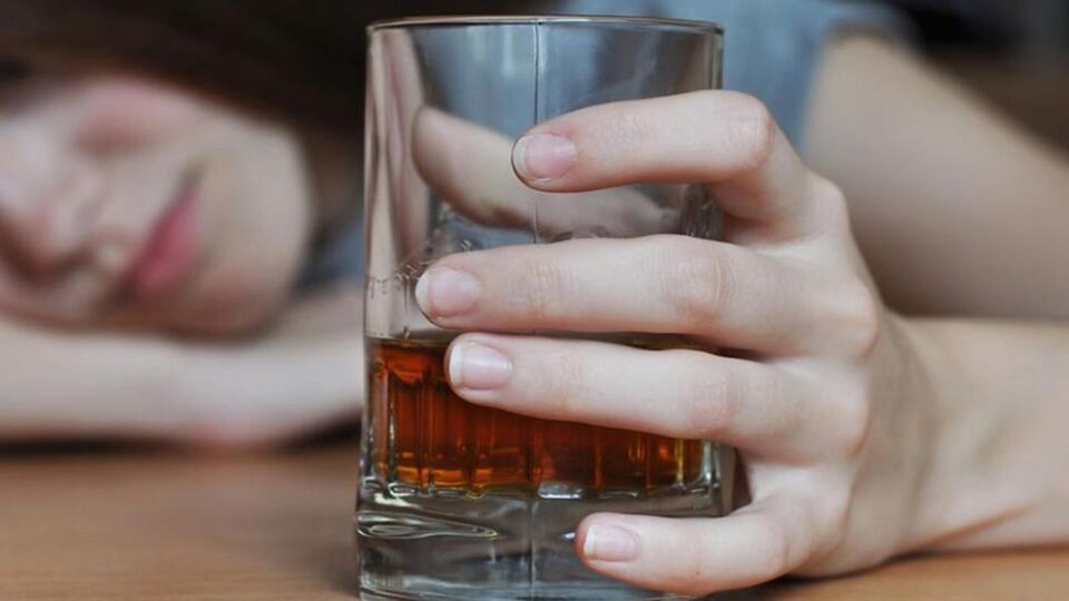 Caz delicat și cu multe semne de întrebare la Fălticeni, cu implicarea mai multor eleve care se aflau în localul Pink Caffe Caz delicat și cu multe semne de întrebare la Fălticeni, cu implicarea mai multor eleve care se aflau în localul Pink Caffe