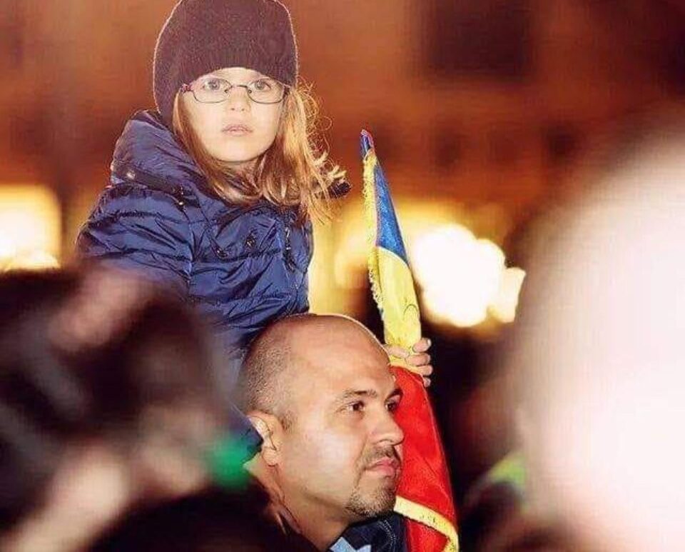 Deputatul Emanuel Ungureanu îi îndeamnă pe suceveni să voteze cu Elena Lasconi, „să nu fi trecut degeaba ultimii 10 ani de lupte cu un sistem corupt și ticălos” Deputatul Emanuel Ungureanu îi îndeamnă pe suceveni să voteze cu Elena Lasconi, „să nu fi trecut degeaba ultimii 10 ani de lupte cu un sistem corupt și ticălos”
