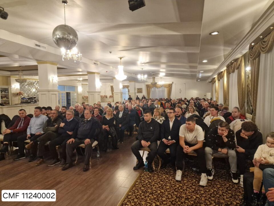 Gheorghe Flutur, Ioan Balan și Bogdan Gheorghiu au participat la o întâlnire cu peste 300 de persoane pentru susținerea lui Nicolae Ciucă