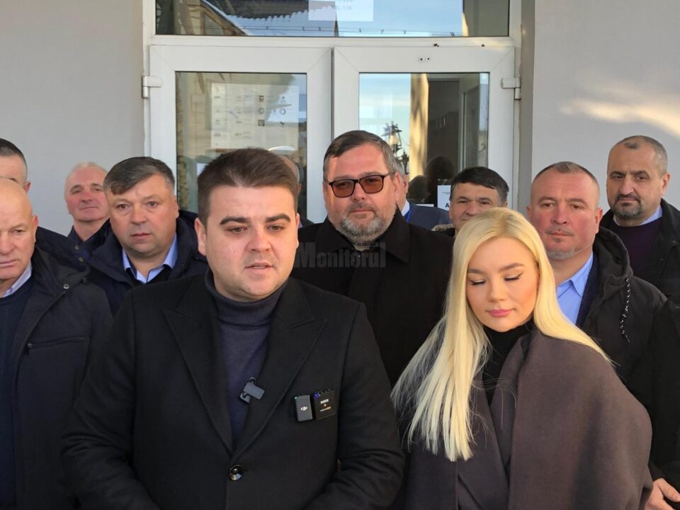 Gheorghe Șoldan a fost însoțit la secția de votare de soția sa și de câțiva colegi de partid