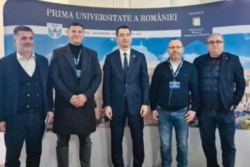 Sebastian Vicol și Ciprian Anton alături de reprezentanții FRF