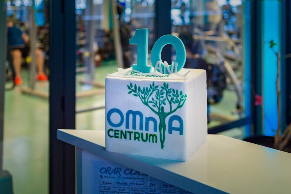 Omnia Centrum a împlinit 10 ani de performanță, dedicație și evoluție, împreună cu fiecare client, prieten, partener