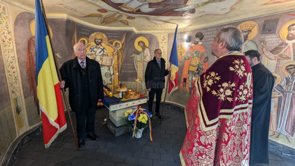 Slujbă de pomenire pentru sufletele eroilor români, la Monumentul „Turnul Unirii”