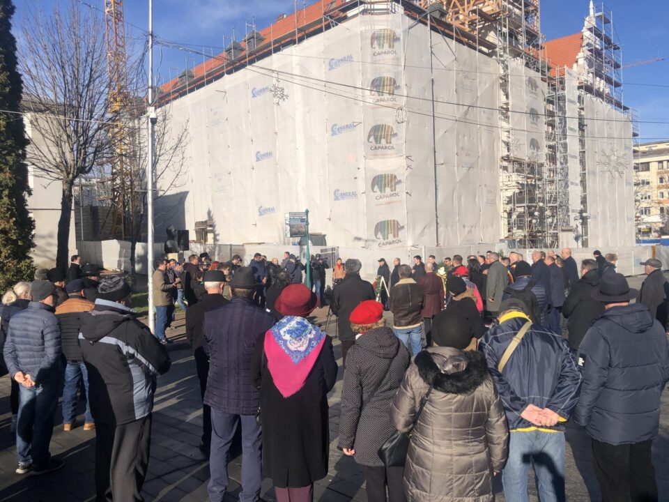 Autoritățile sucevene au depus coroane de flori la bustul unionistului Iancu Flondor