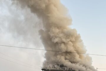 O casă abia renovată s-a făcut scrum în urma unui incendiu