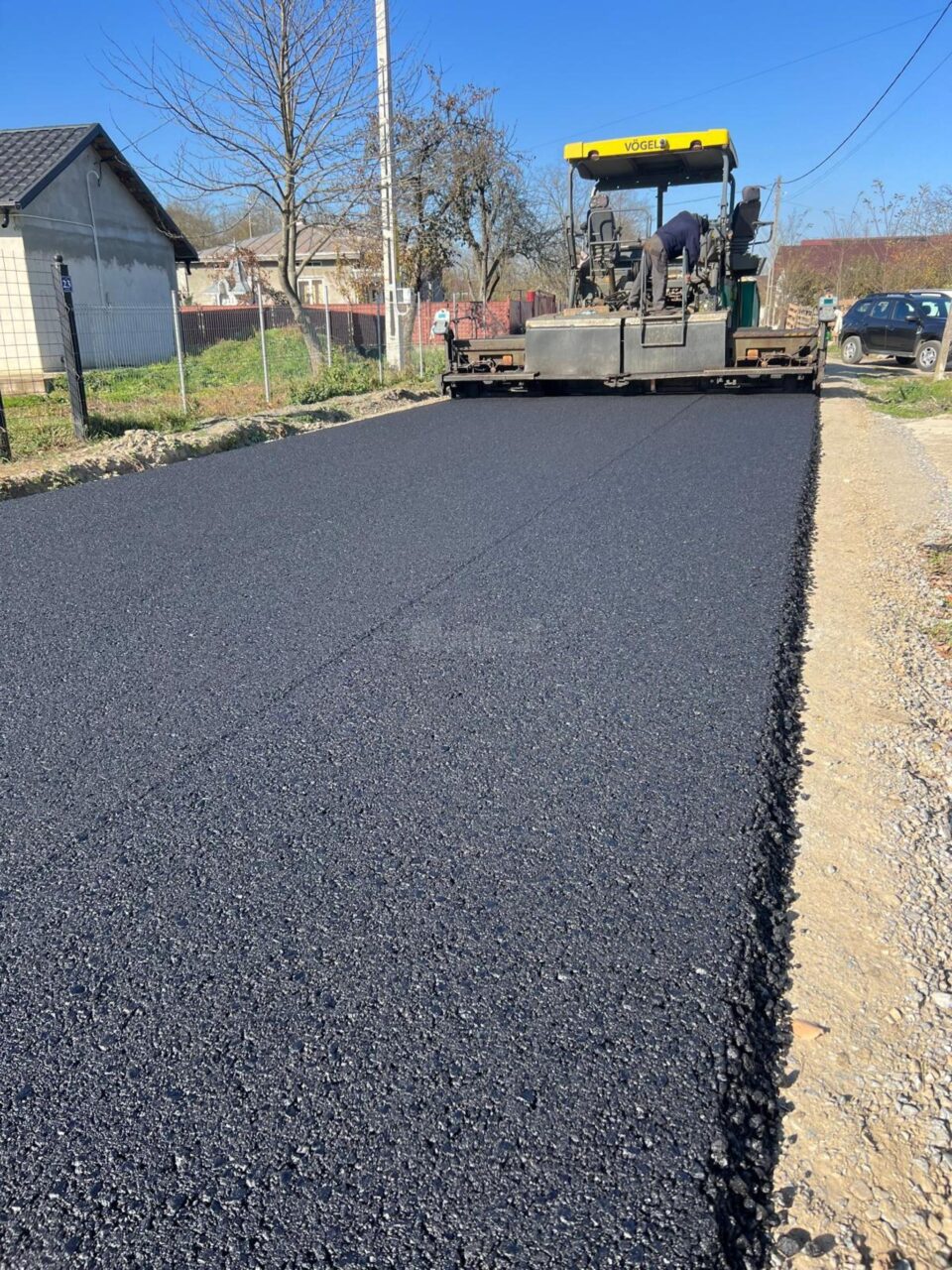 Aproape 7 kilometri de drumuri din comuna Fântânele au fost asfaltați recent