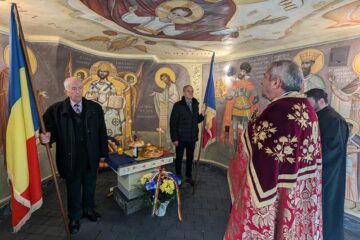Slujbă de pomenire pentru sufletele eroilor români, la Monumentul „Turnul Unirii”