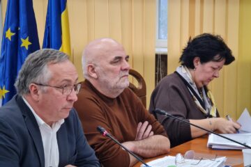 Viceprimarul Ioan Dan Cușnir și primarul Vasile Rîmbu au decis să lase gratuitatea încărcării mașinilor electrice să expire la finele anului