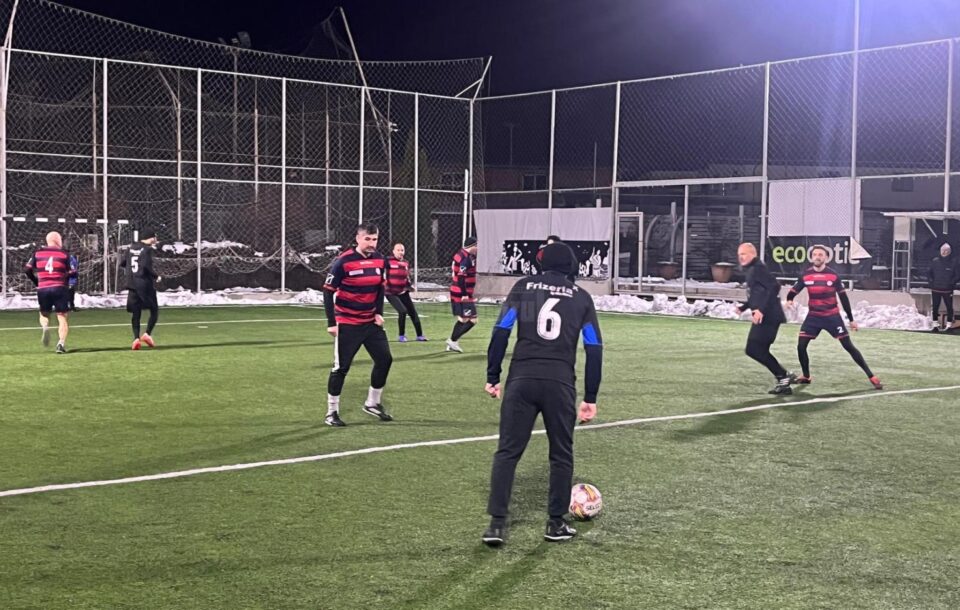 Partidele campionatului de old-boys de joacă la Civica Sport Center