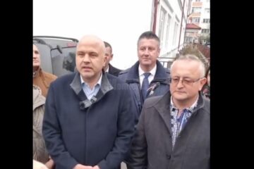 Deputatul USR Emanuel Ungureanu a votat împreună cu primarul din Milișăuți, Vasile Cărare