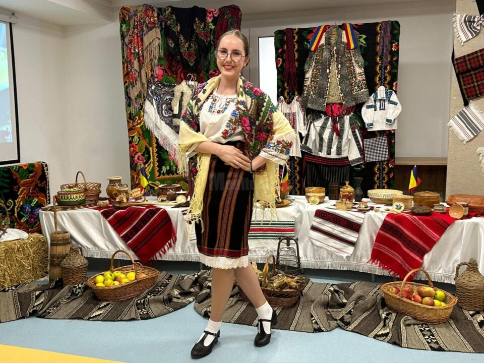 Seară plină de tradiție și de cultură românească, la Colegiul „Mihai Eminescu”
