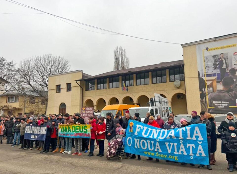 Fundația Umanitară „O Nouă Viață” a organizat, la Siret, Marșul „Egal e Normal”, ediția a XIII-a Fundația Umanitară „O Nouă Viață” a organizat, la Siret, Marșul „Egal e Normal”, ediția a XIII-a