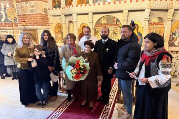 Înaltpreasfințitul Părinte Calinic a conferit cea mai înaltă distincție eparhială pentru mireni, D-nei prof. Monica Elena Buculei, la împlinirea celor 100 de ani de viață