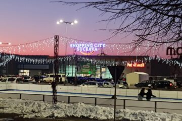 Patinoarul artificial de la Shopping City Suceava