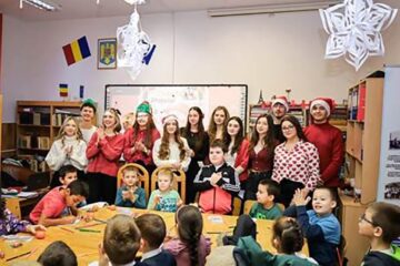 Spiritul Crăciunului învățat prin joc și poveste la „Ciuboțelele lui Moș Nicolae” – Liceul Tehnologic „Iorgu Vârnav Liteanu” Liteni. Foto Luca Gabriel Hatnean