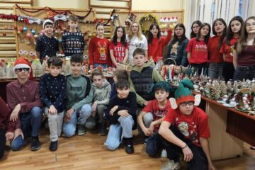 Târgul caritabil al Școlii Nr. 1 Suceava