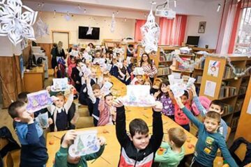 Spiritul Crăciunului învățat prin joc și poveste la „Ciuboțelele lui Moș Nicolae” – Liceul Tehnologic „Iorgu Vârnav Liteanu” Liteni. Foto Luca Gabriel Hatnean