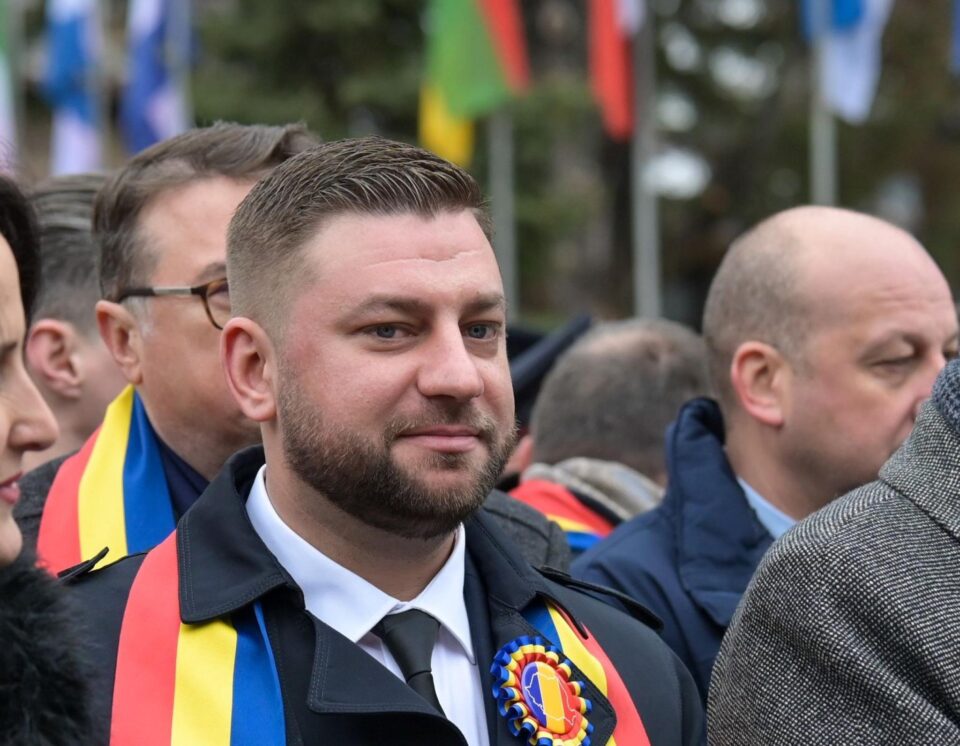 Deputatul Cătălin Fediuc de Ziua Națională: „Astăzi celebrăm curajul și sacrificiul celor care, acum 106 ani, au făcut posibilă unirea principatelor române” Deputatul Cătălin Fediuc de Ziua Națională: „Astăzi celebrăm curajul și sacrificiul celor care, acum 106 ani, au făcut posibilă unirea principatelor române”