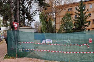 Împrejmuirea făcută ilegal pe parcela de pe strada Mărășești