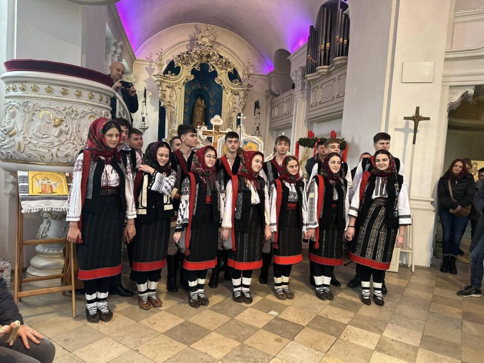 Grupul vocal-tradițional „Ai lui Ștefan, noi oșteni” a concertat în Germania