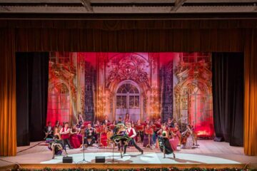 Un virtuoz al viorii, Bogdan Costache, și-a arătat măiestria și ca dirijor, pe scena suceveană, în „Regal vienez”