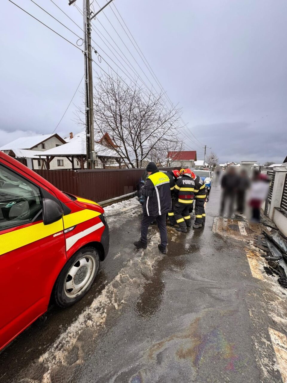 Tânăr șofer rănit după un accident pe străzile înguste din Bulai -Moara