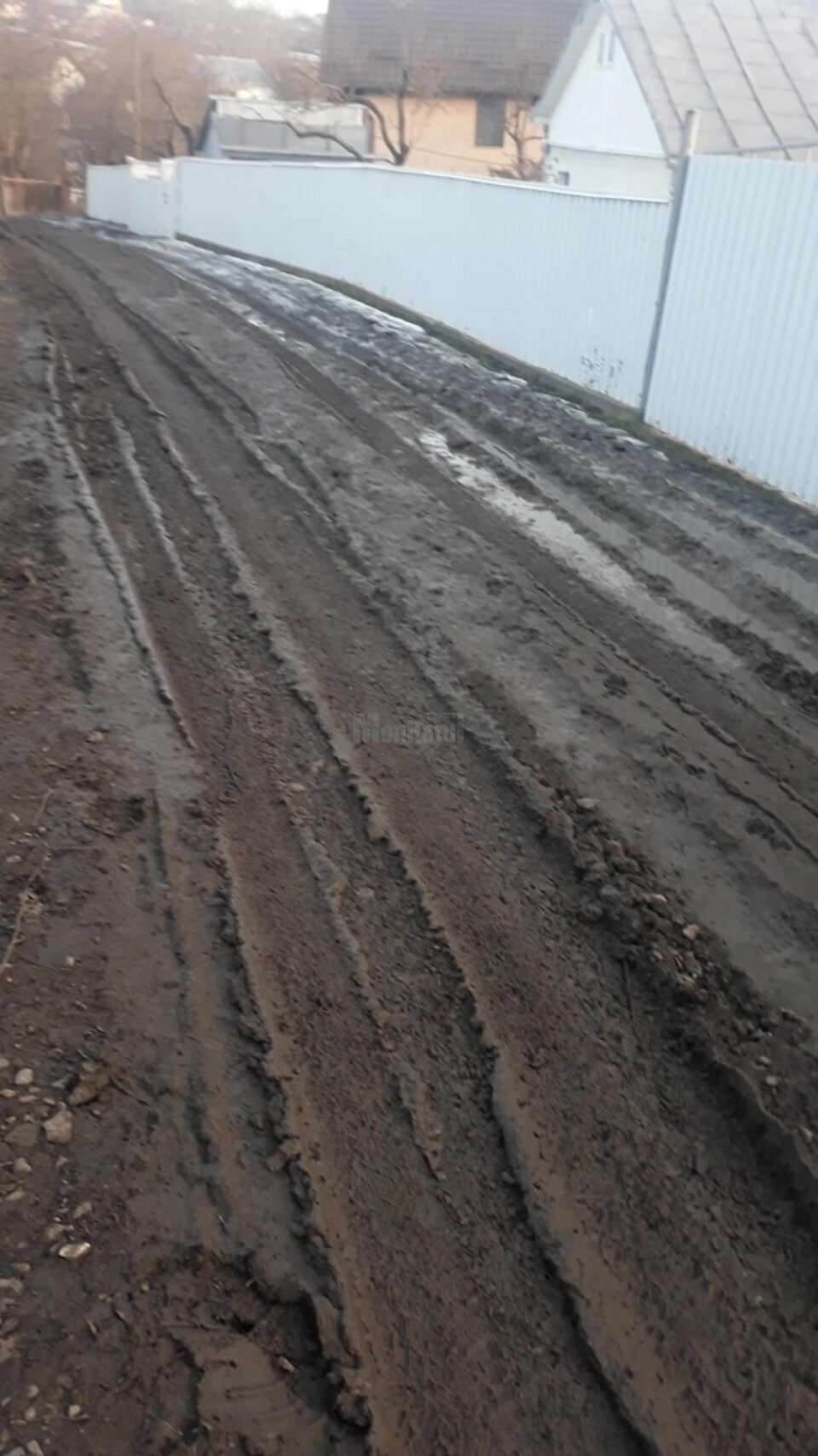 Lucrări de balastare și compactare vor fi efectuate pe șase străzi de pământ din Suceava Lucrări de balastare și compactare vor fi efectuate pe șase străzi de pământ din Suceava
