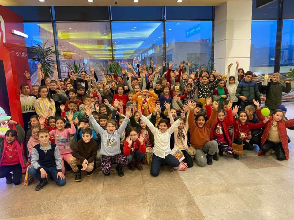 Miercuri, 11 decembrie 2024, începând cu ora 17.00, în incinta Centrului Comercial Iulius Mall din Suceava, zona Auchan, are loc evenimentul „Dăruiește un zâmbet”