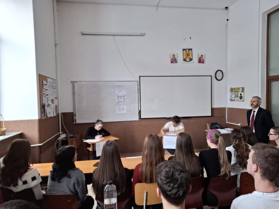 Ziua Internațională a Drepturilor Omului, marcată la Colegiul „E. Hurmuzachi” din Rădăuți