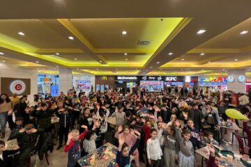 Miercuri, 11 decembrie 2024, începând cu ora 17.00, în incinta Centrului Comercial Iulius Mall din Suceava, zona Auchan, are loc evenimentul „Dăruiește un zâmbet”