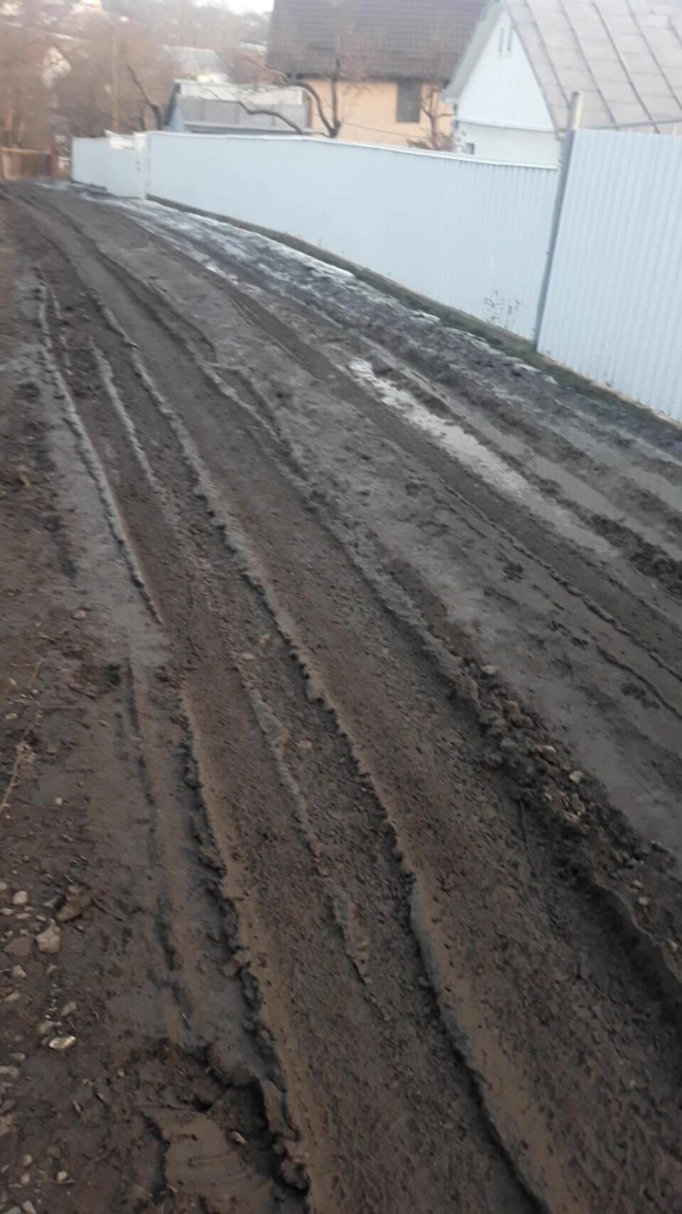 Lucrări de balastare și compactare vor fi efectuate pe șase străzi de pământ din Suceava Lucrări de balastare și compactare vor fi efectuate pe șase străzi de pământ din Suceava