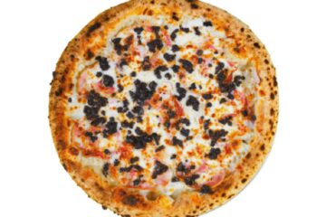 Pizza cu trufe, pancetta și brânză provola