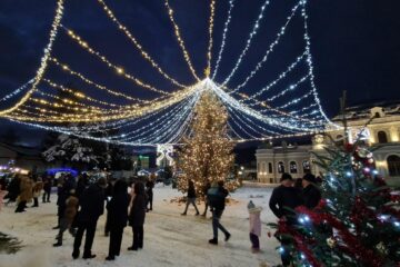 Targul de Iarnă din Vatra Dornei este amenajat pe platoul din spatele cazinoului