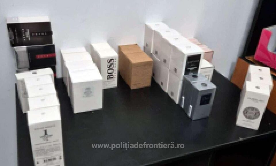 Parfumuri confiscate în PTF Siret