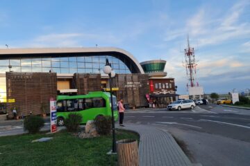 Primăria Suceava renunță la cursele de autobuz spre și dinspre aeroport