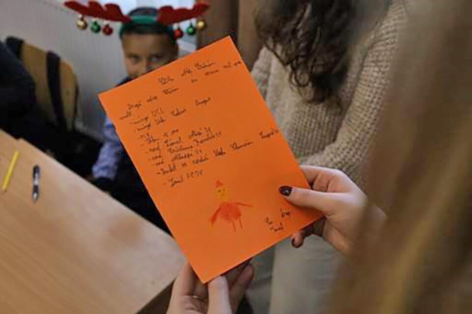 Spiridușii Moșului în Acțiune: Atelierul lui Moș Crăciun la Liceul Tehnologic „Iorgu Vârnav Liteanu” din Liteni