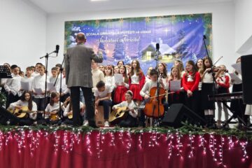 Primul concert de colinde organizat la Ipotești s-a derulat în fața unui public numeros