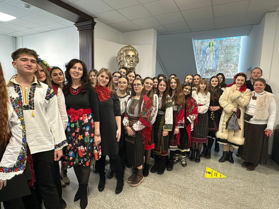 „Colind în Bucovina”, activitate organizată de Colegiul Național „Mihai Eminescu” Suceava „Colind în Bucovina”, activitate organizată de Colegiul Național „Mihai Eminescu” Suceava