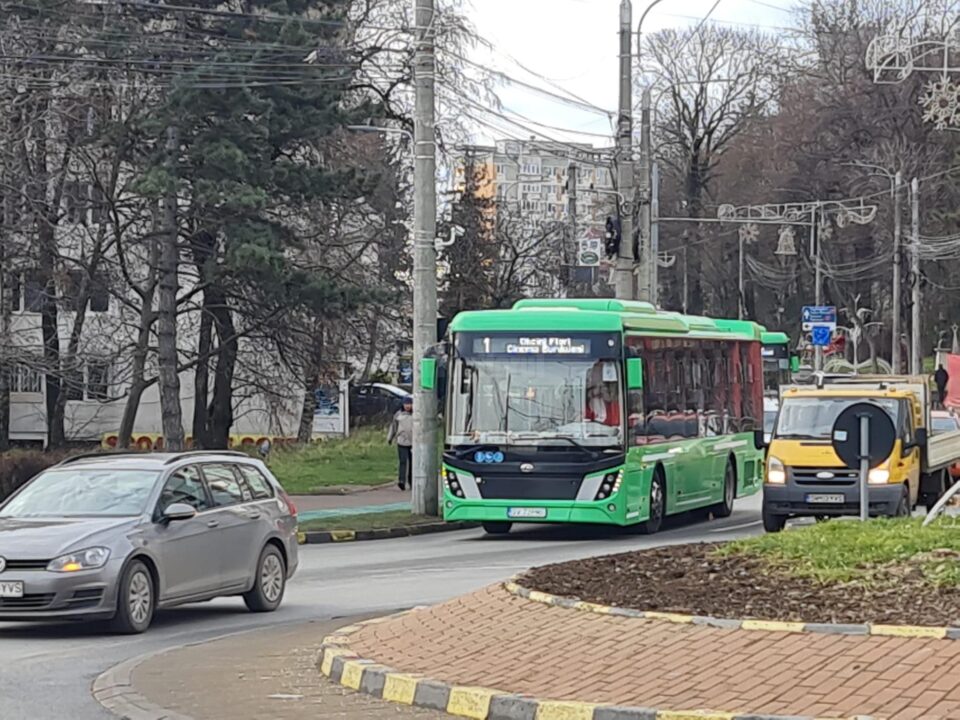 Șoferii TPL Suceava s-au costumat în Mos Craciun 3