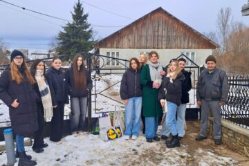 Gest de solidaritate a elevilor si profesorilor de la Hurmuzachi