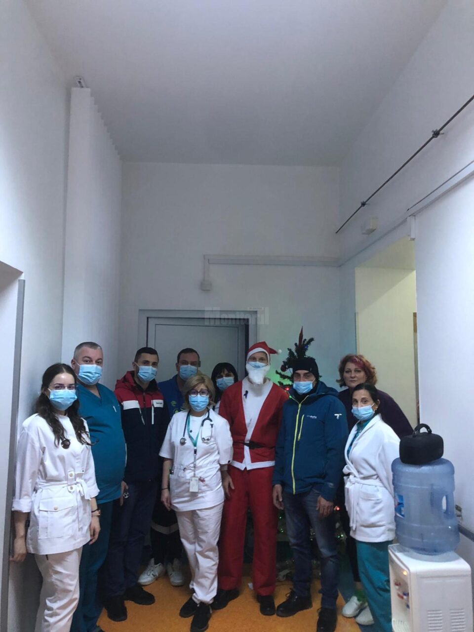 Vizita lui Moș Crăciun la spital