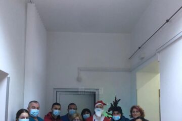 Vizita lui Moș Crăciun la spital