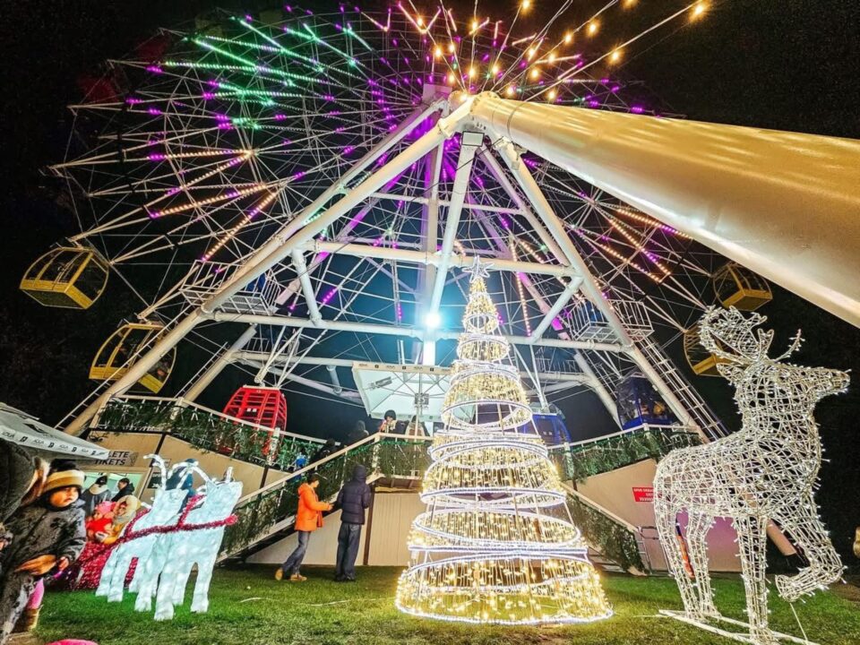 Magia Crăciunului în Parcul Ariniș din Gura Humorului